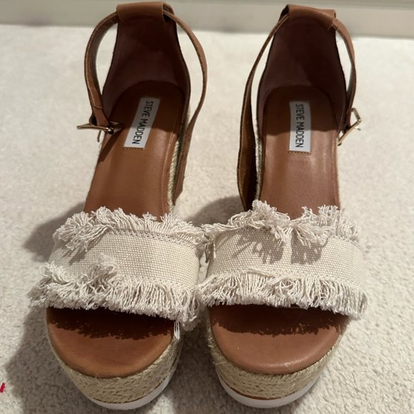 Steve Madden - In The Valley Fringe Wedges - Picture 1 of 2